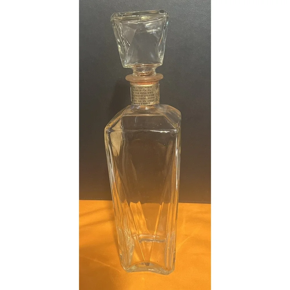 Vintage Seagrams 7 Seven Crown Glass Bottle‎ Decanter Glass 4/5 Quart (EMPTY)